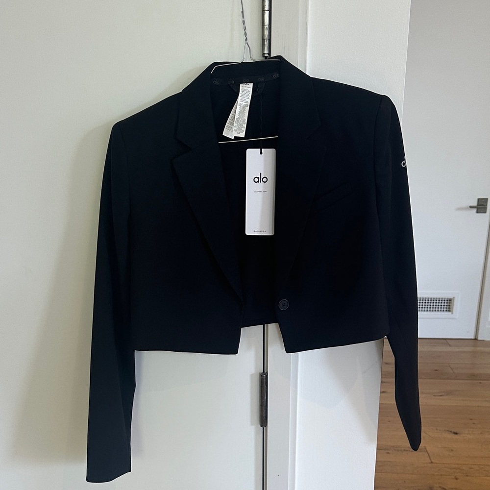 ALO Yoga Women's Black Cropped Suit Jacket